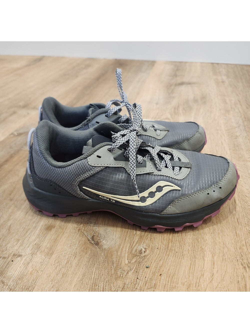Saucony Womens Aura TR Trail Running Shoes Gray Pink Size 9.5